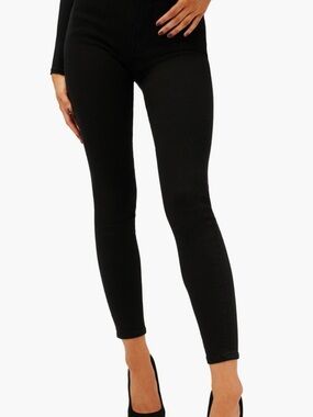 Good American Good Legs High Rise
Skinny Jeans 8 / 29